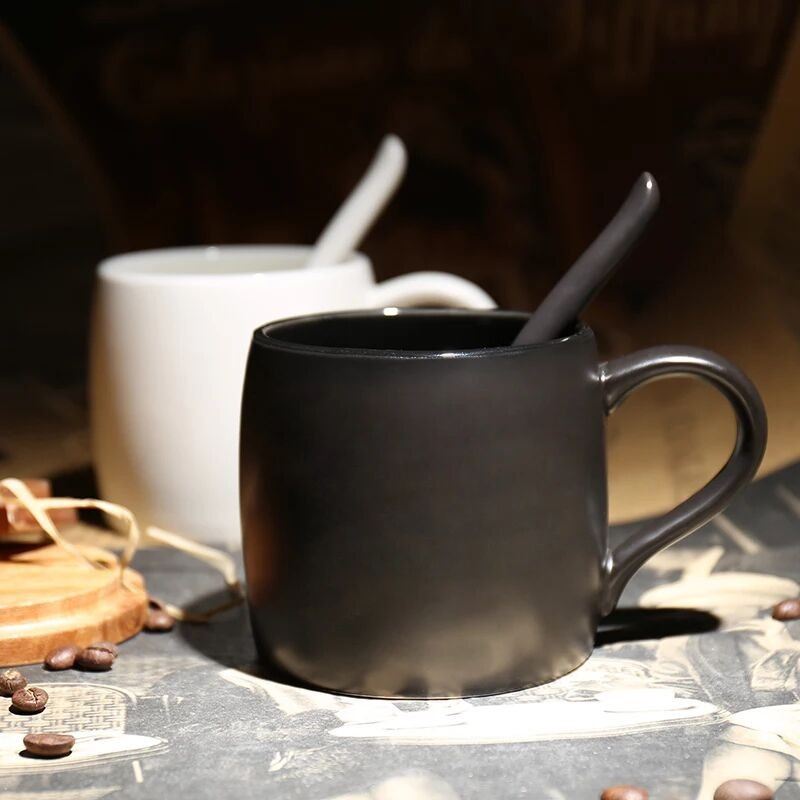 欧式咖啡厅创意磨砂马克杯带勺黑色高档咖啡杯带盖陶瓷水杯子